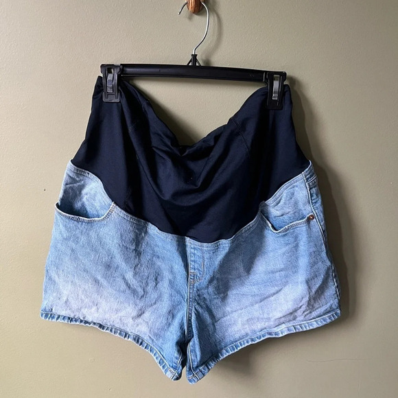 Isabel Maternity Over belly maternity jean shorts, size 16 - Picture 1 of 3
